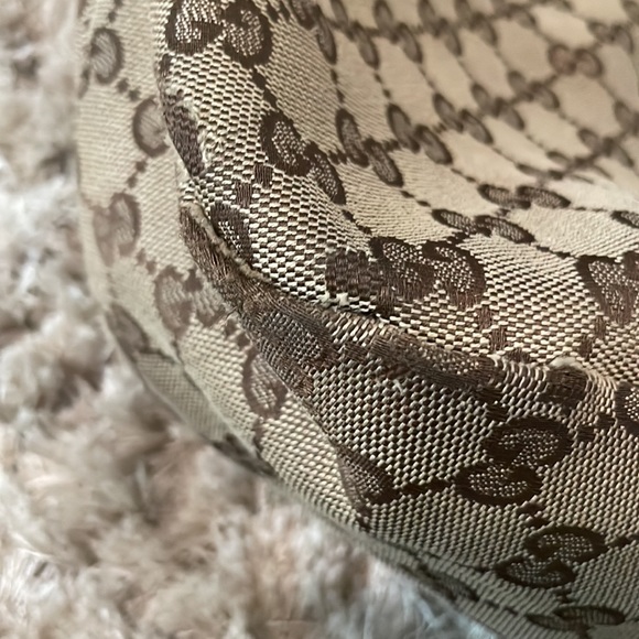 Gucci Bag - Picture 8 of 16